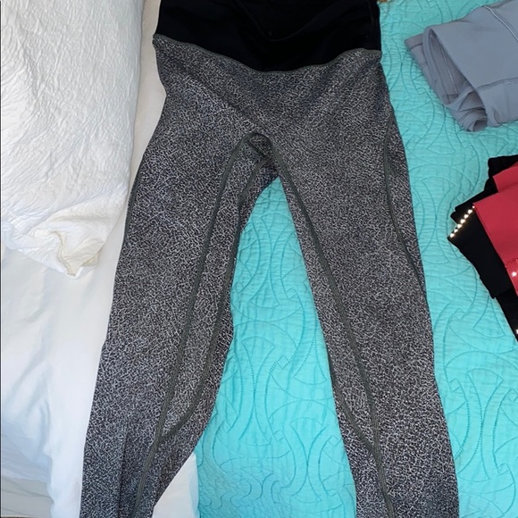Lulu lemon cropped leggings 4 - Picture 2 of 6